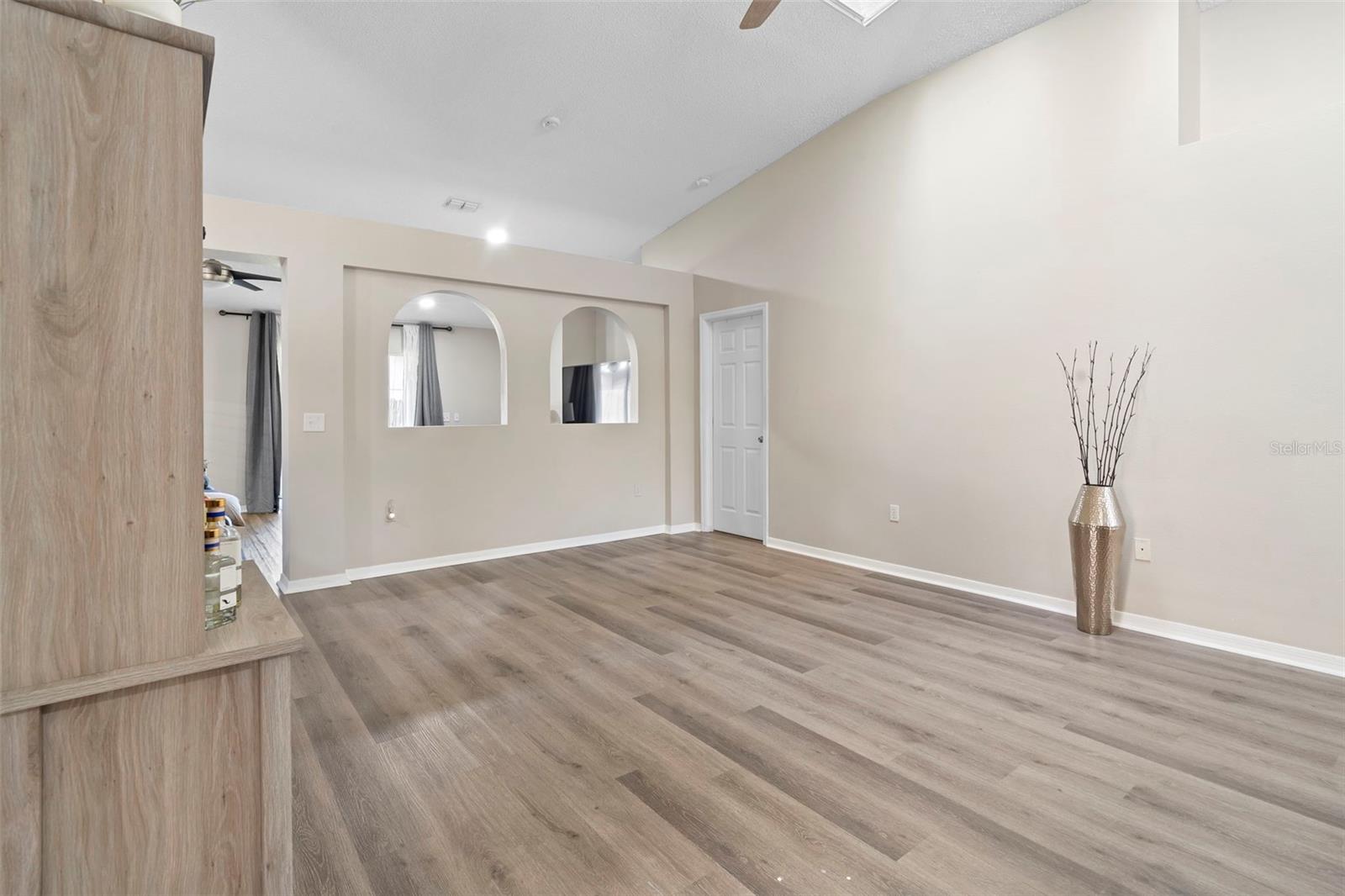 Image 7 of 47 For 110 Monterey Oaks Drive
