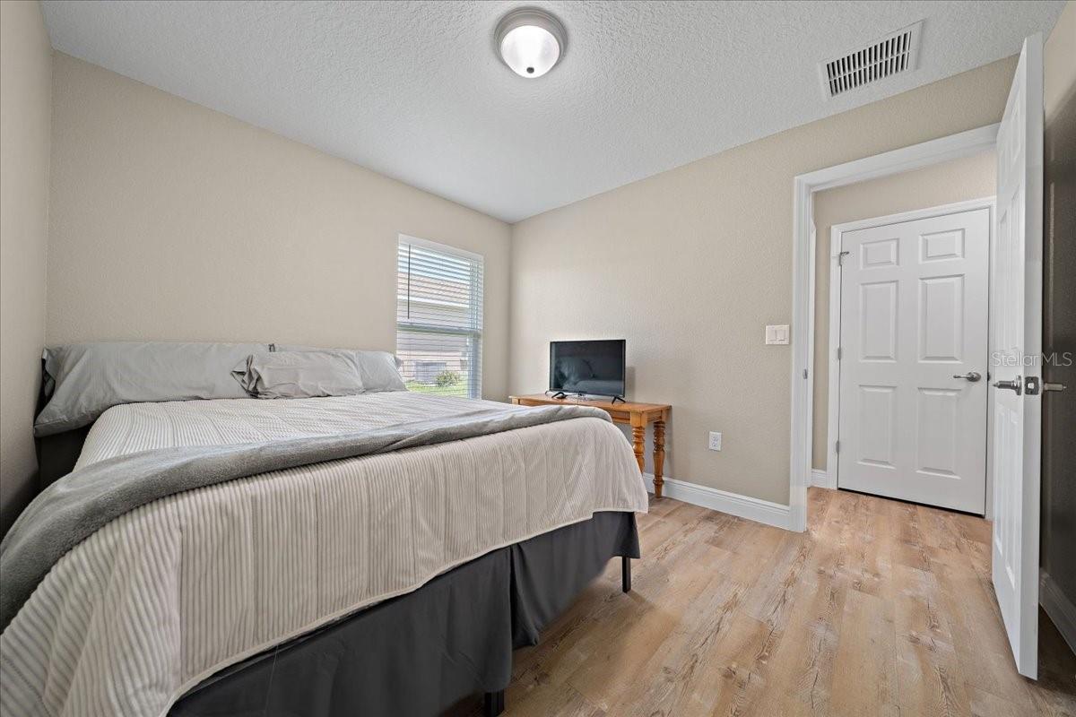 Image 19 of 31 For 12840 60th Court