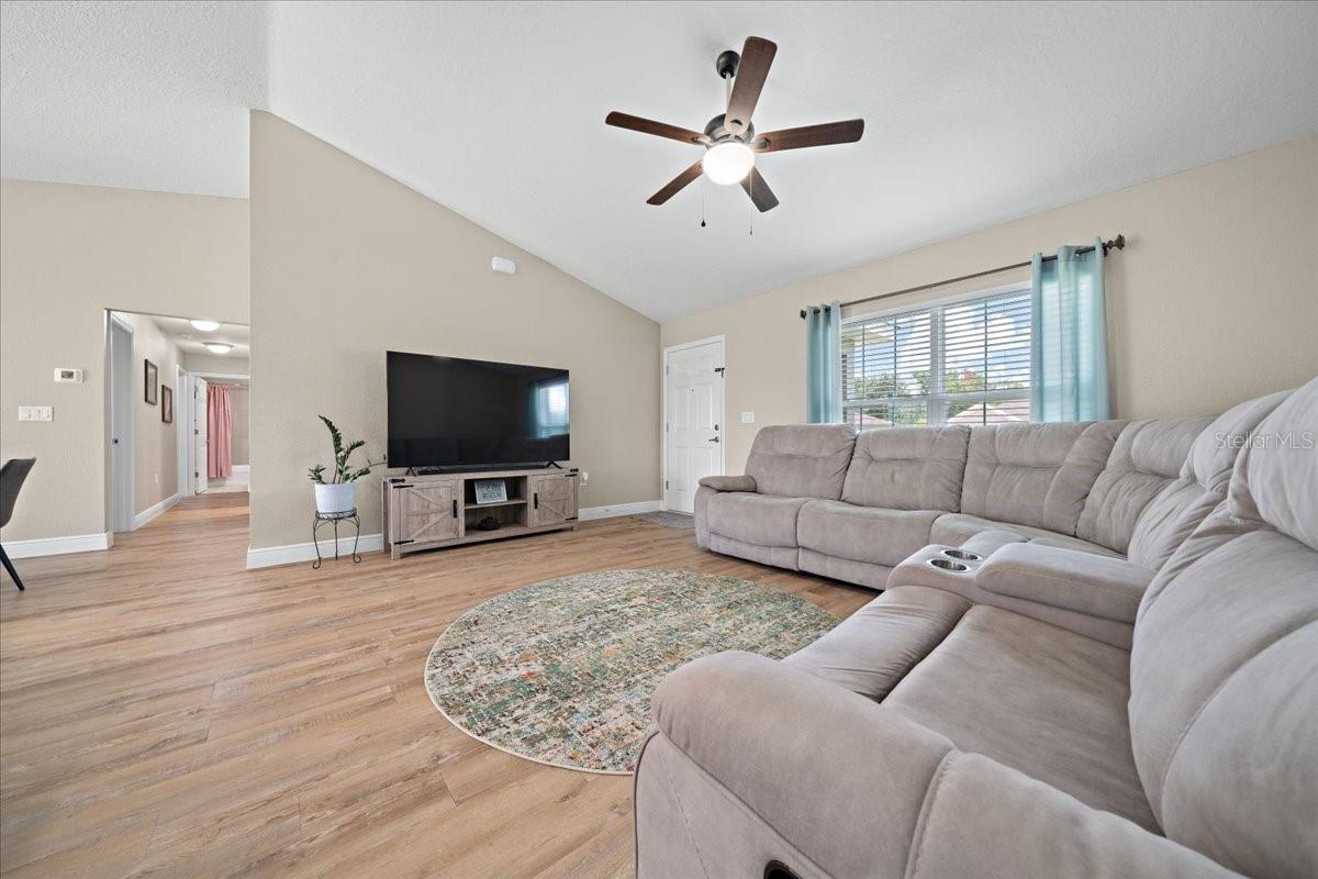 Image 6 of 31 For 12840 60th Court