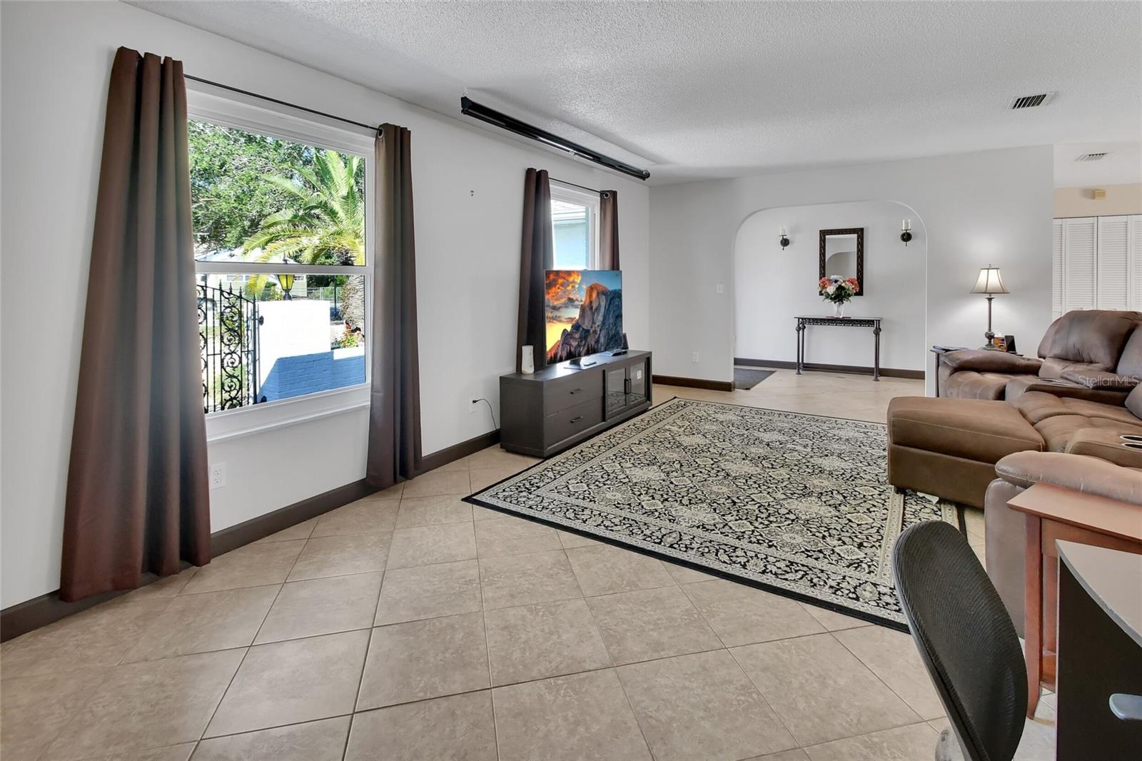 Image 9 of 48 For 125 Keech Street
