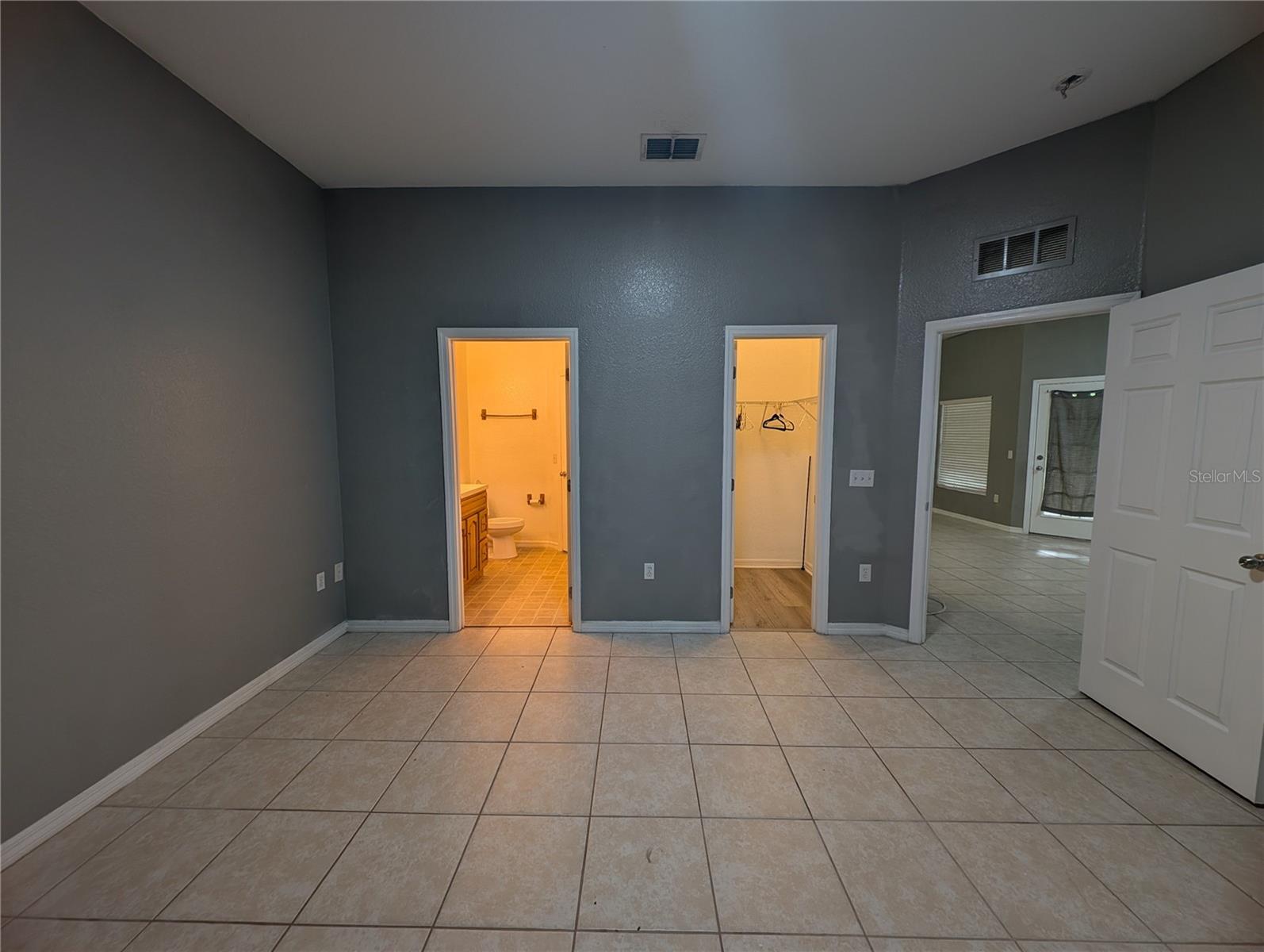 Image 11 of 19 For 970 Spring Garden Avenue 214