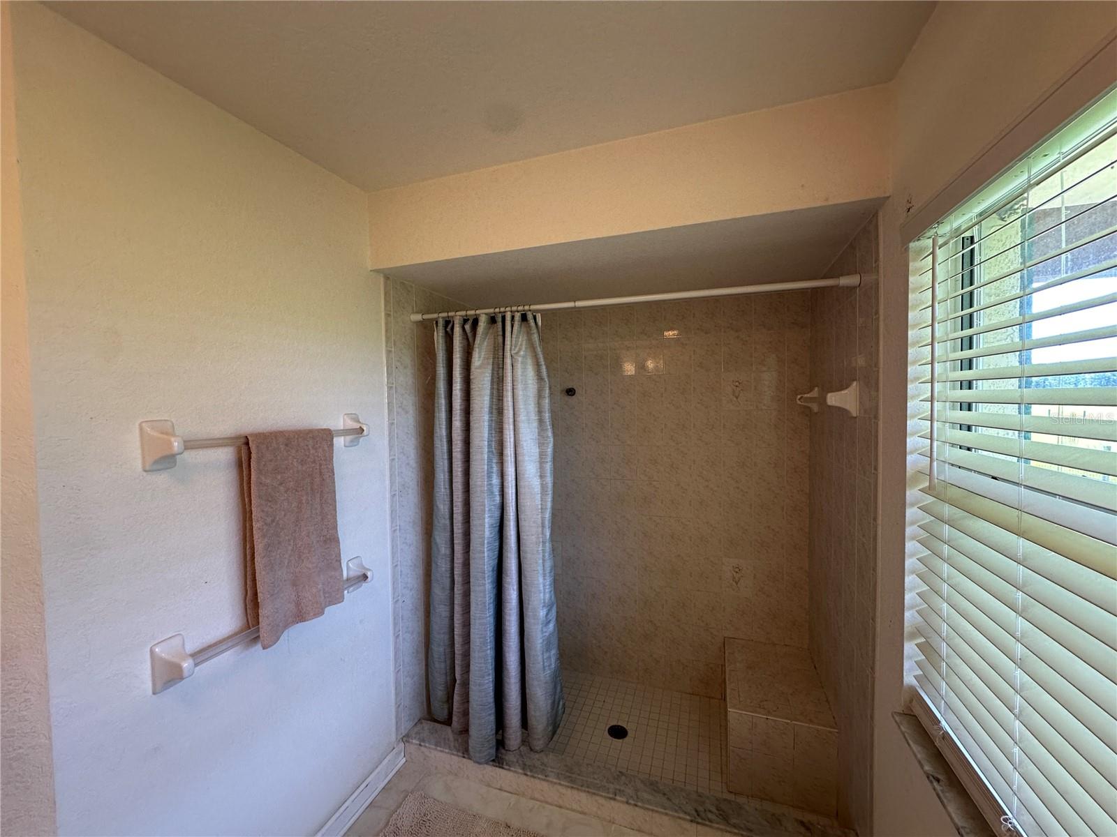 Listing photo id 9 for 16447 Trails End Road