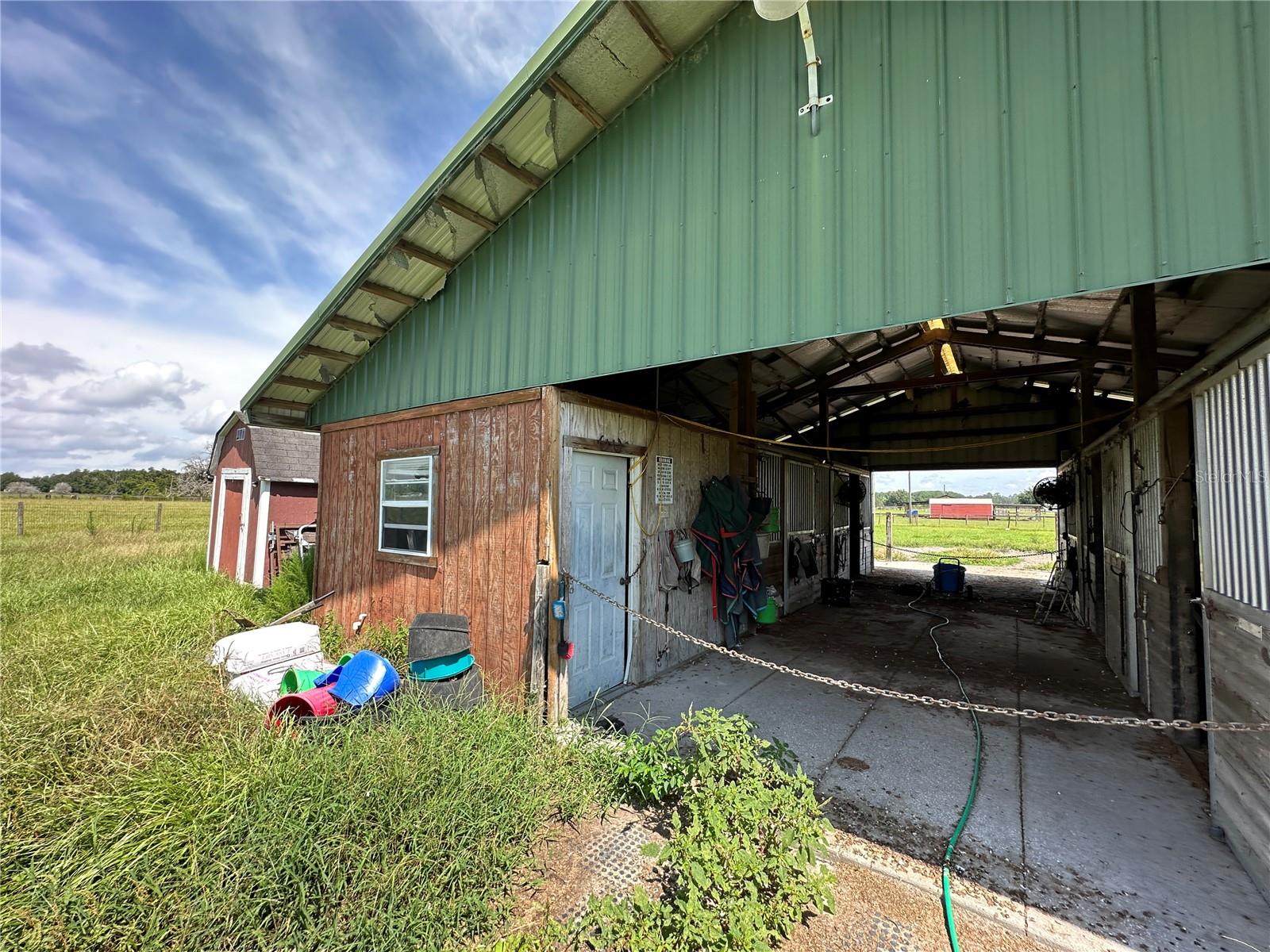 Listing photo id 21 for 16447 Trails End Road