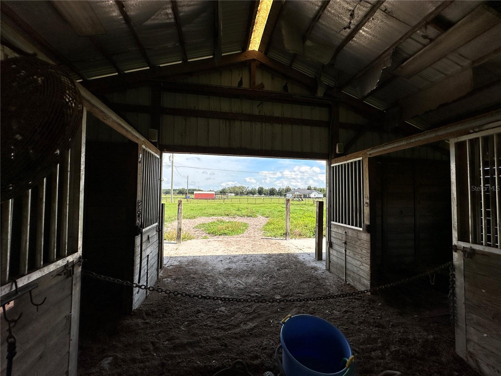 Listing photo id 31 for 16447 Trails End Road