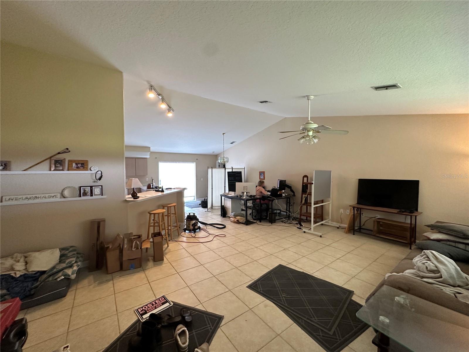 Listing photo id 2 for 16447 Trails End Road