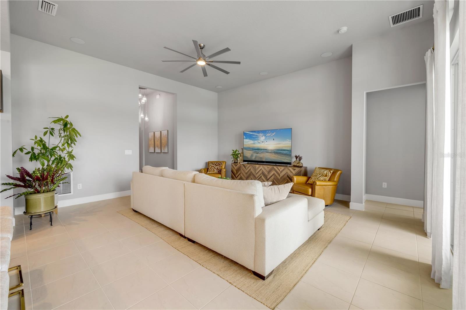 Image 14 of 63 For 195 Azure Mist Way