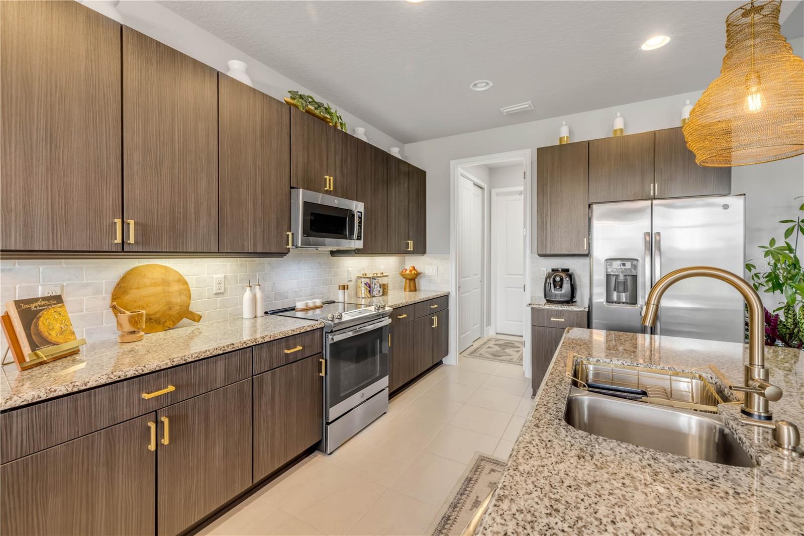 Image 21 of 63 For 195 Azure Mist Way