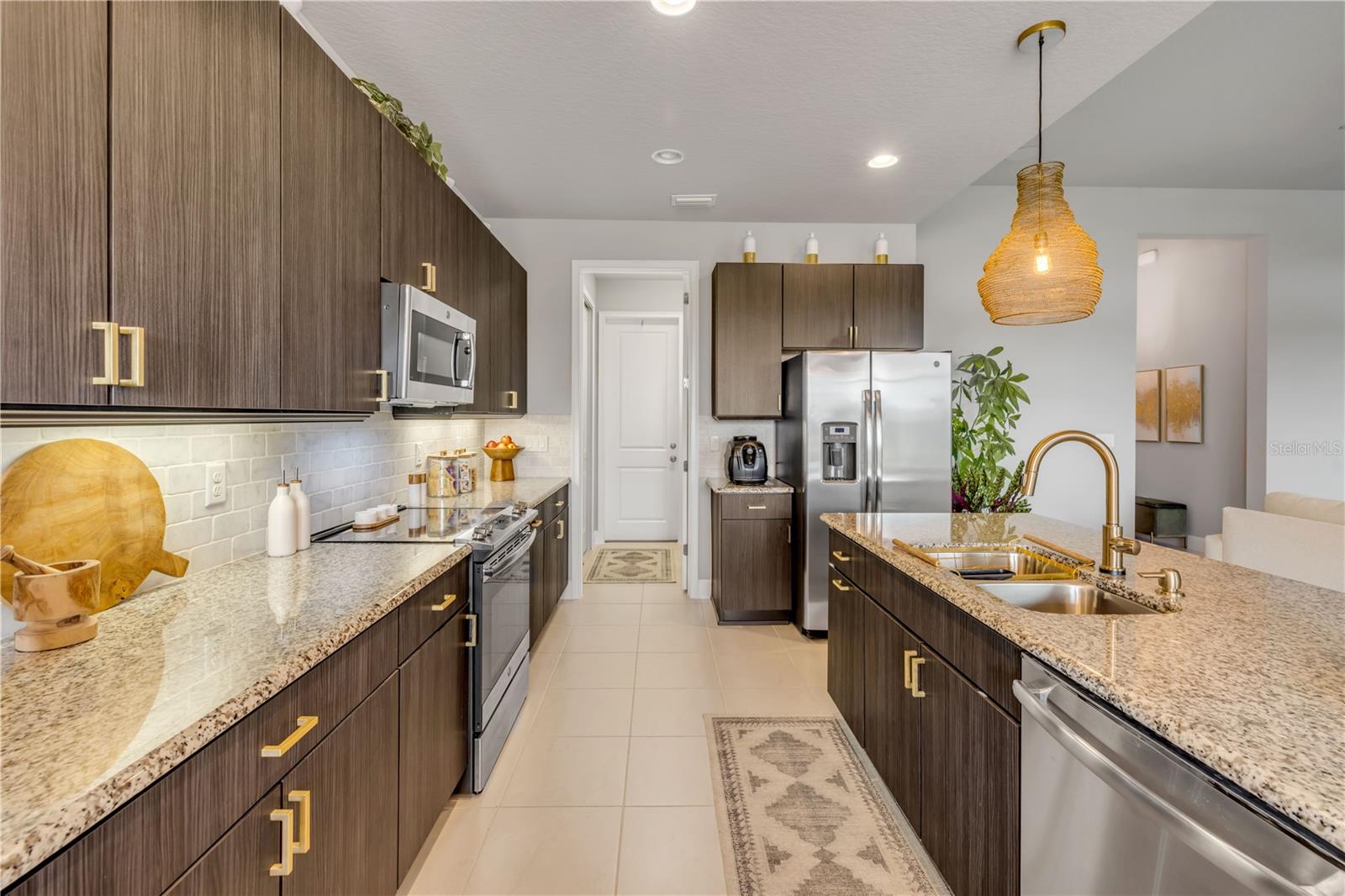 Image 23 of 63 For 195 Azure Mist Way