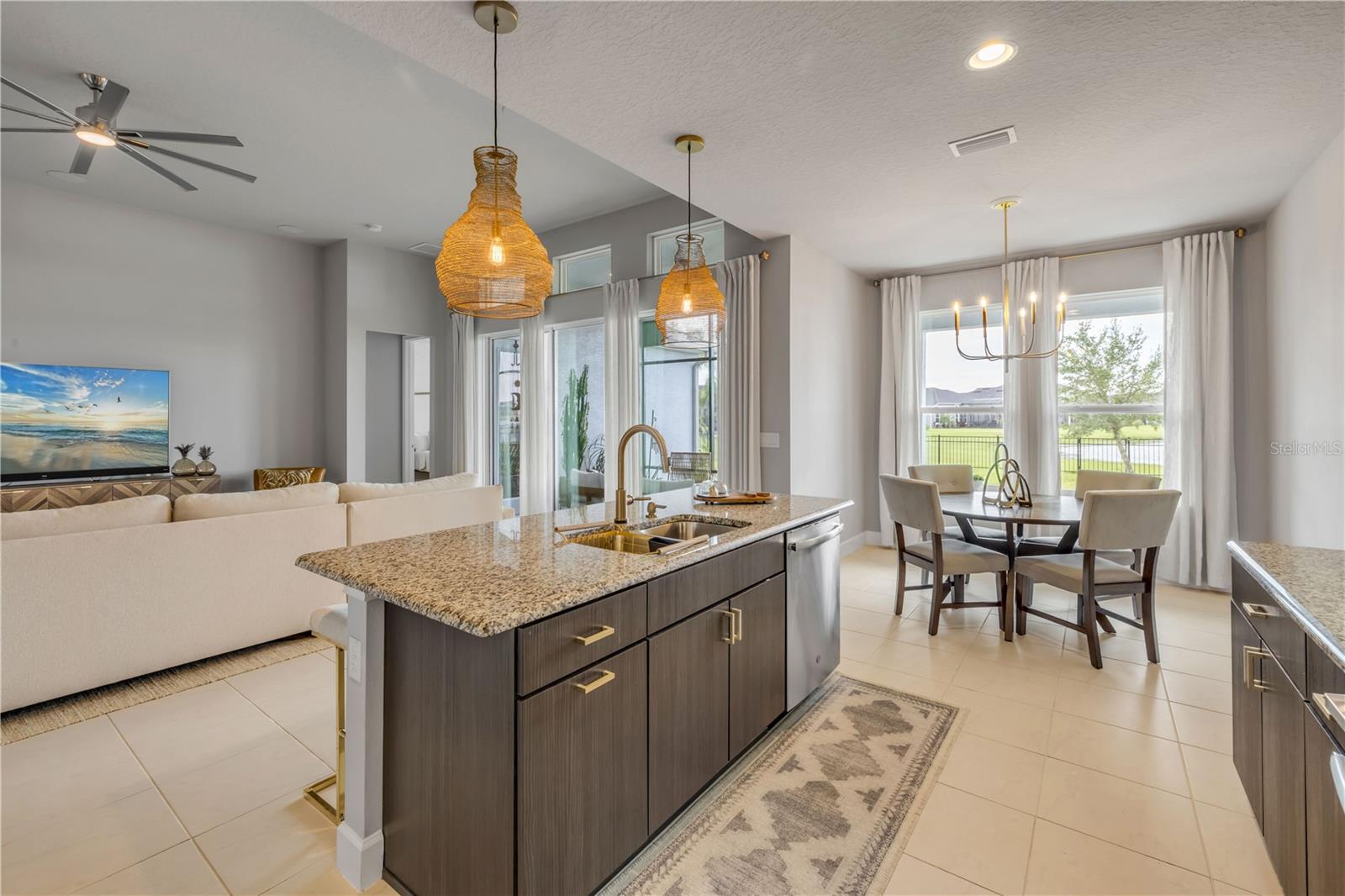 Image 24 of 63 For 195 Azure Mist Way