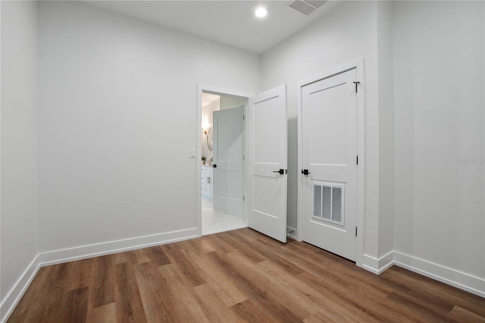 Image 38 of 70 For 292 Delaware Avenue