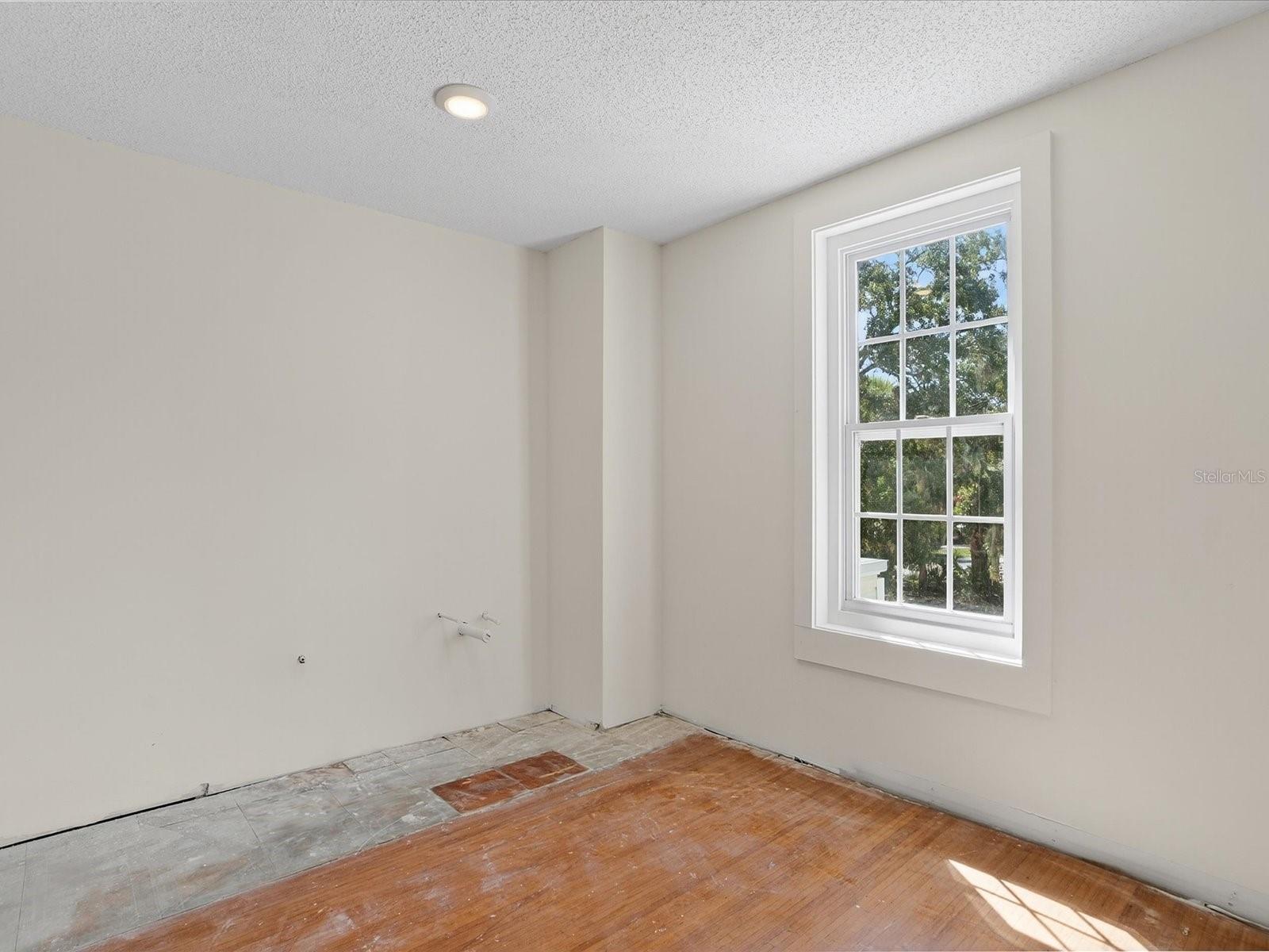 Image 12 of 67 For 219 Magnolia Avenue