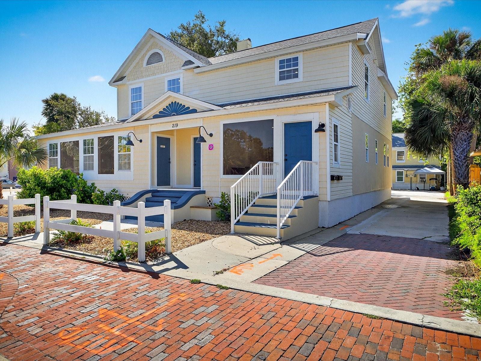 Image 3 of 67 For 219 Magnolia Avenue