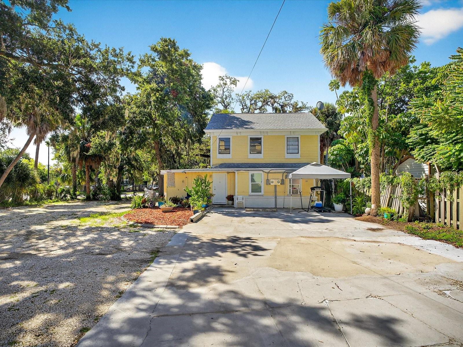 Image 42 of 67 For 219 Magnolia Avenue