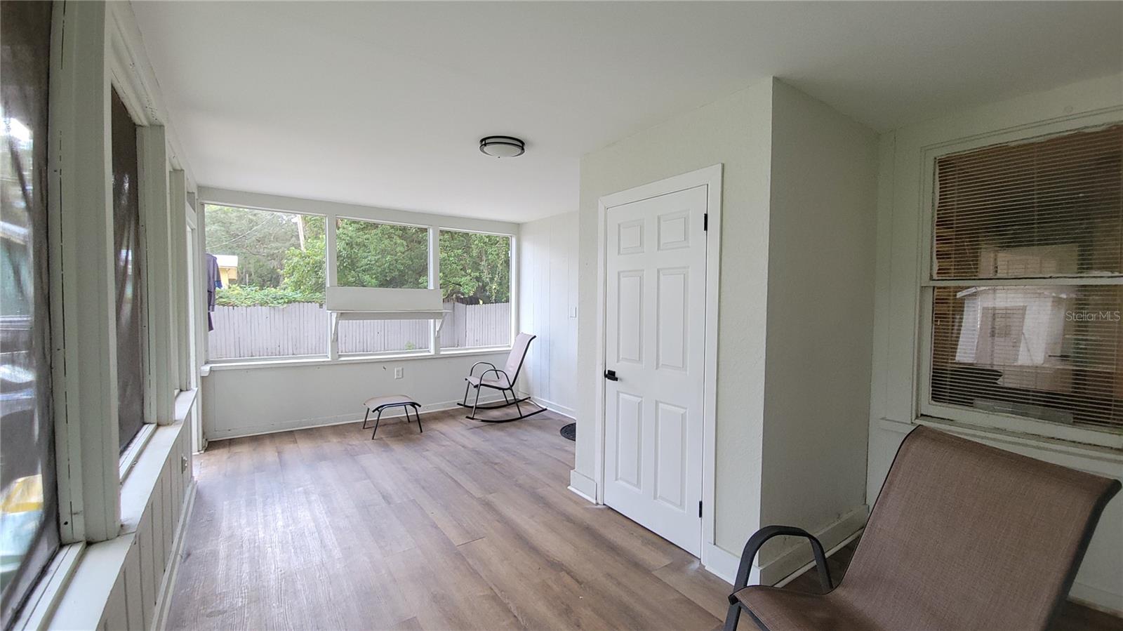 Image 16 of 27 For 135 S Stone St