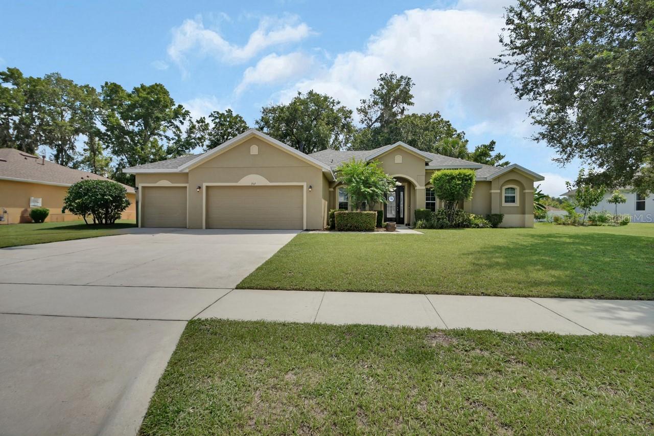Image 2 of 31 For 707 Ostrich Fern Lane