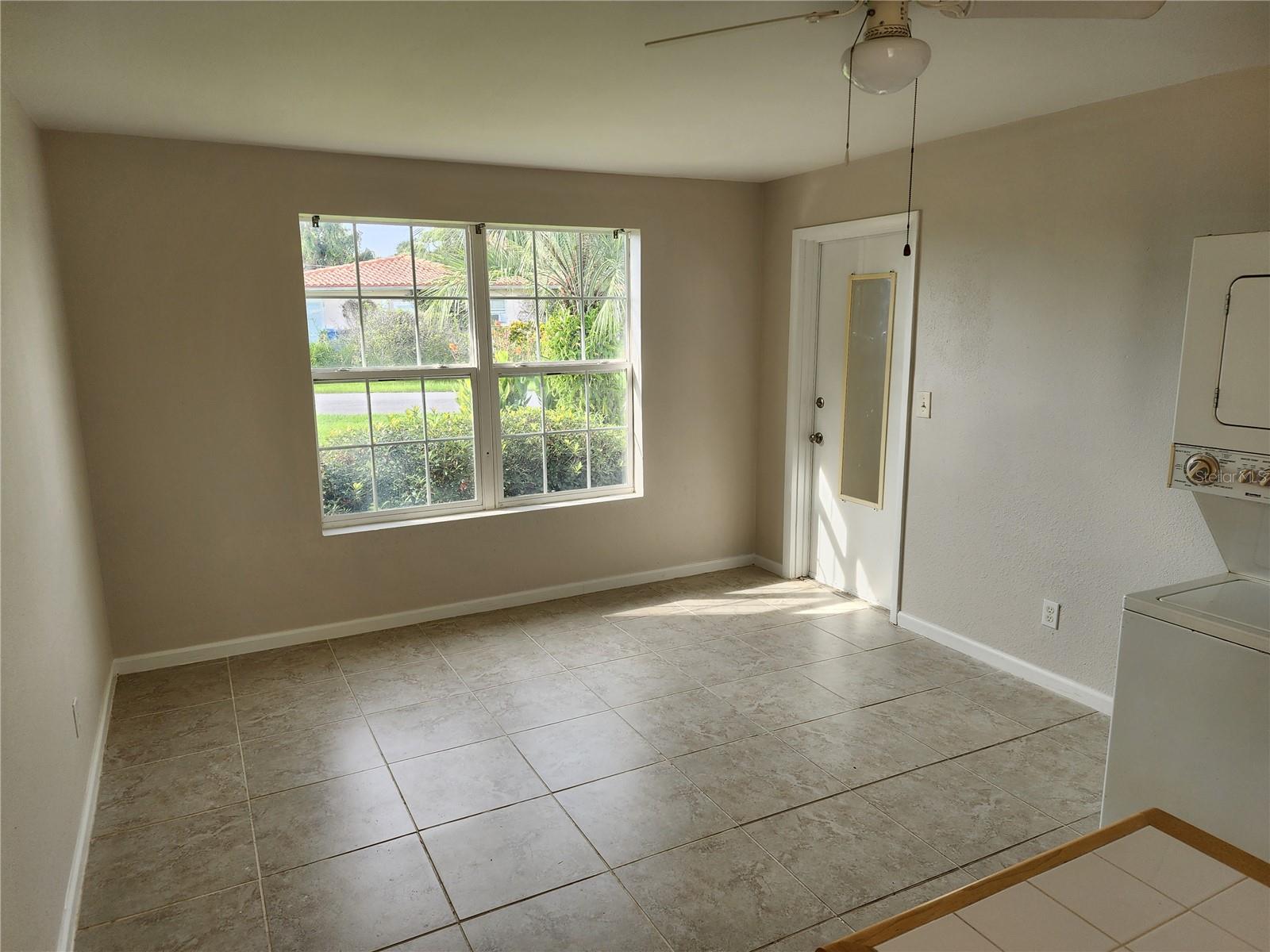Image 3 of 6 For 1903 John Anderson Drive Rear