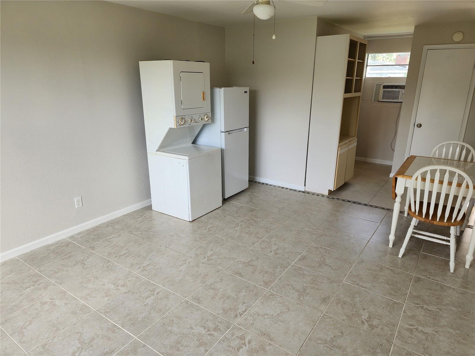 Image 5 of 6 For 1903 John Anderson Drive Rear