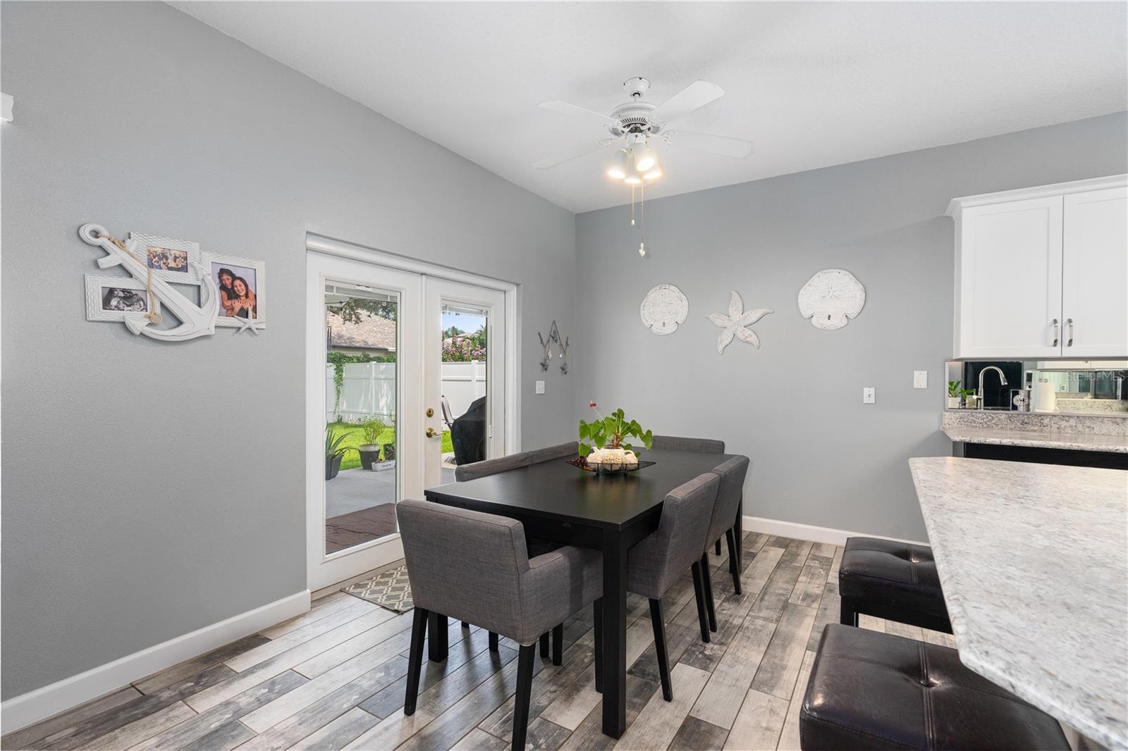 Image 12 of 39 For 1483 Surrey Park Drive
