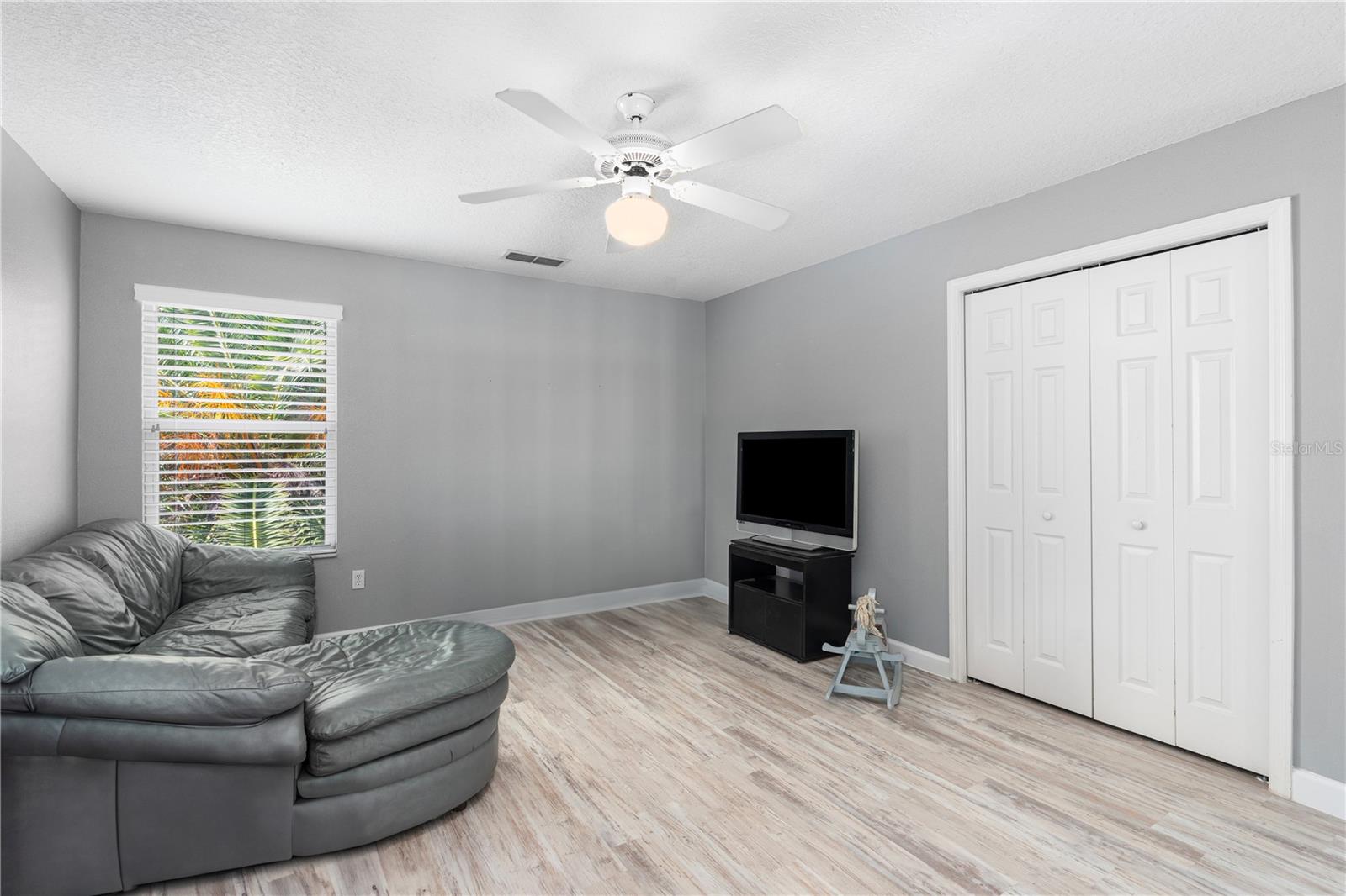 Image 31 of 39 For 1483 Surrey Park Drive