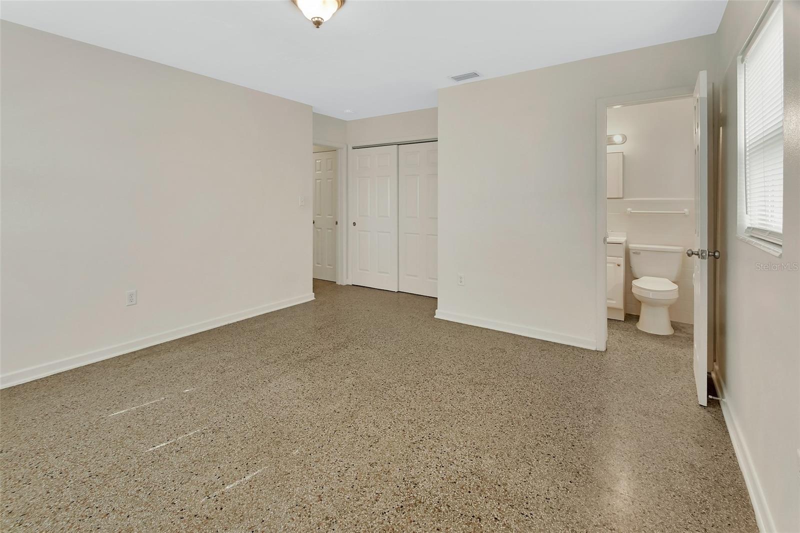 Image 13 of 39 For 508 Hogle Avenue