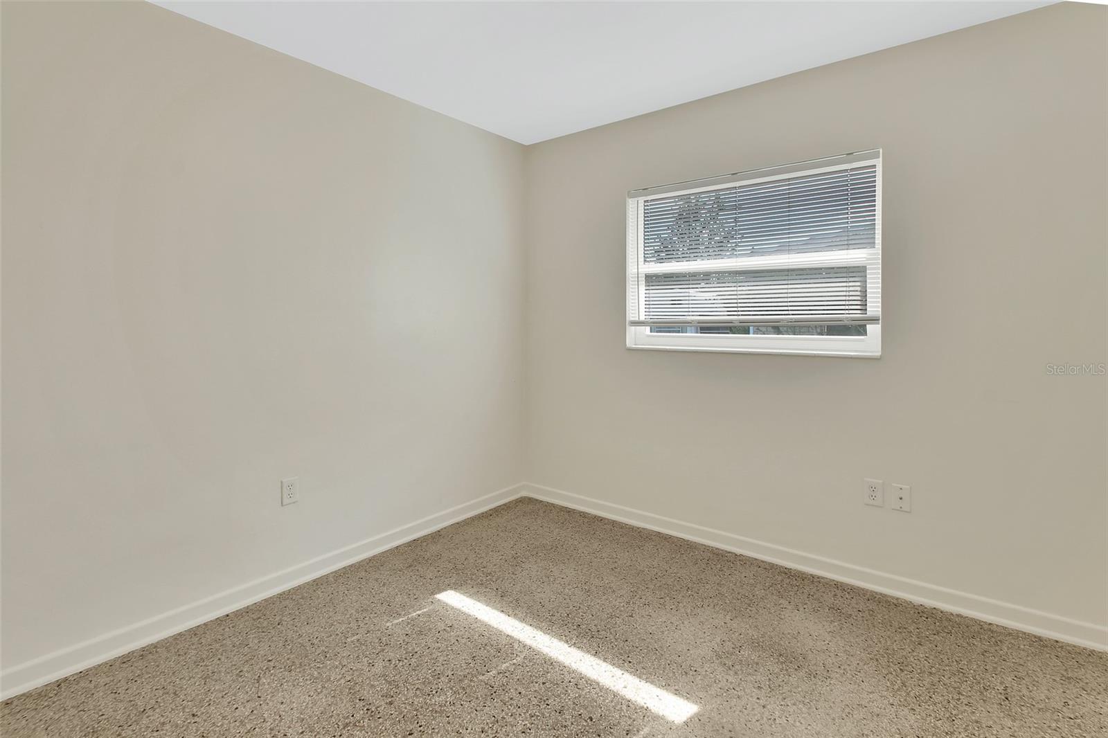 Image 15 of 39 For 508 Hogle Avenue