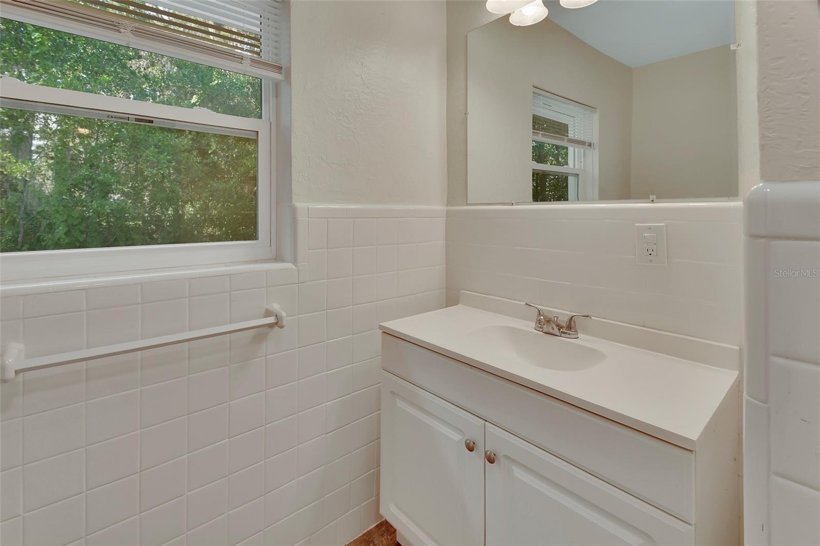 Image 18 of 39 For 508 Hogle Avenue