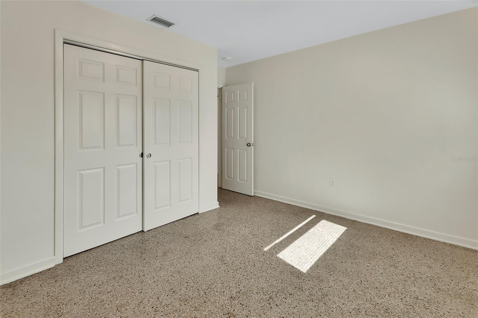 Image 20 of 39 For 508 Hogle Avenue