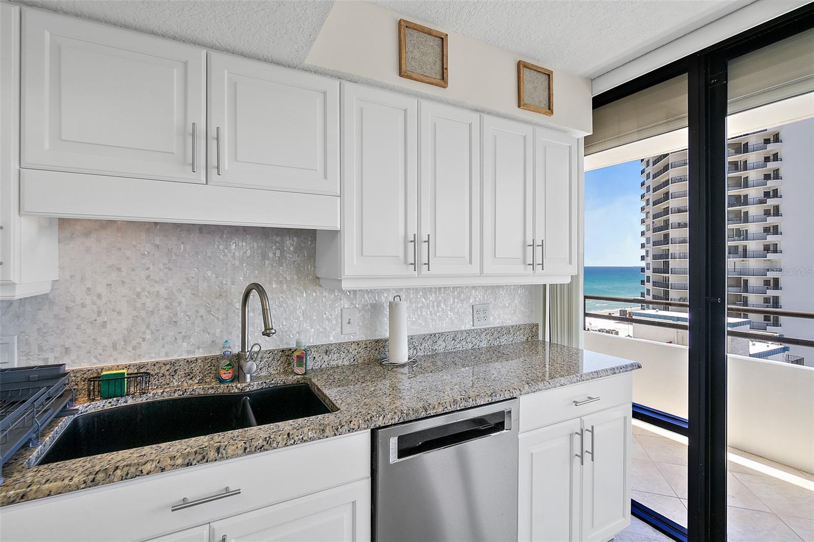 Image 13 of 39 For 3743 Atlantic Avenue 8d00