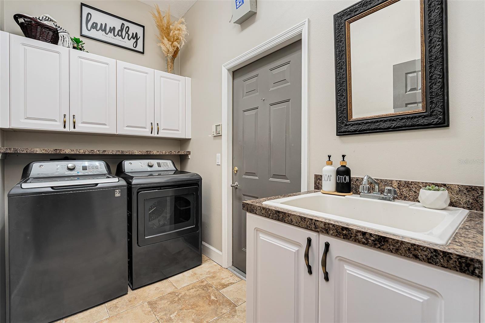 Image 40 of 74 For 16 Circle Creek Way