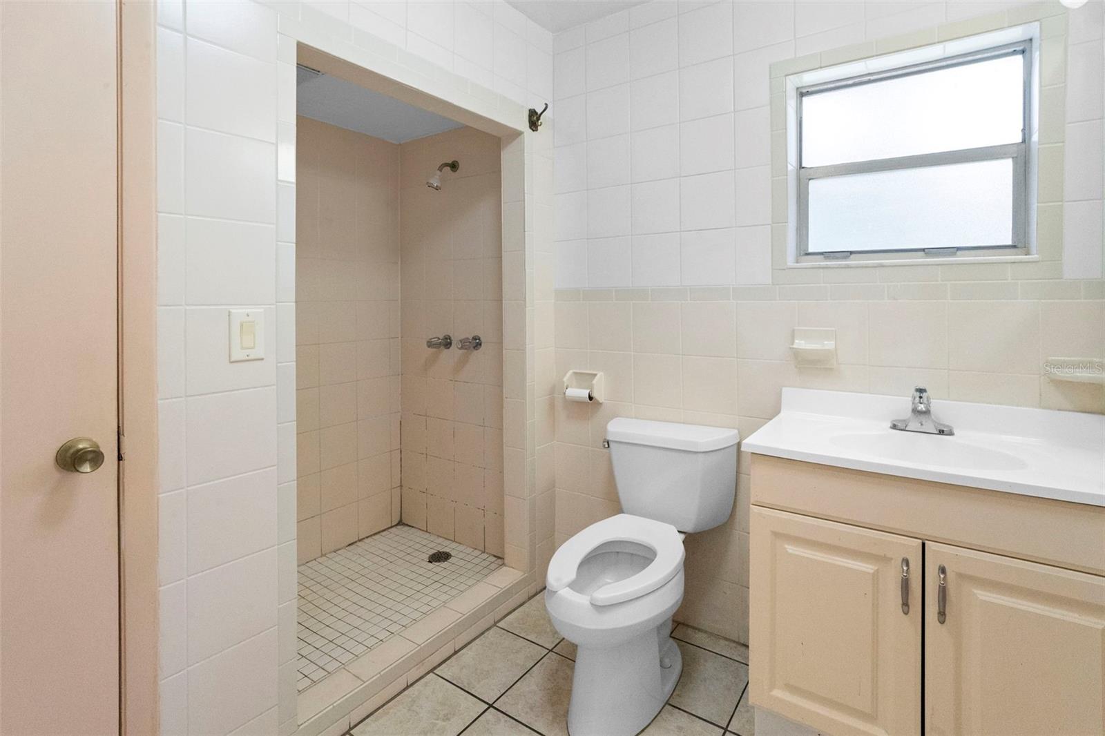 Image 10 of 56 For 753 Glenwood Rd