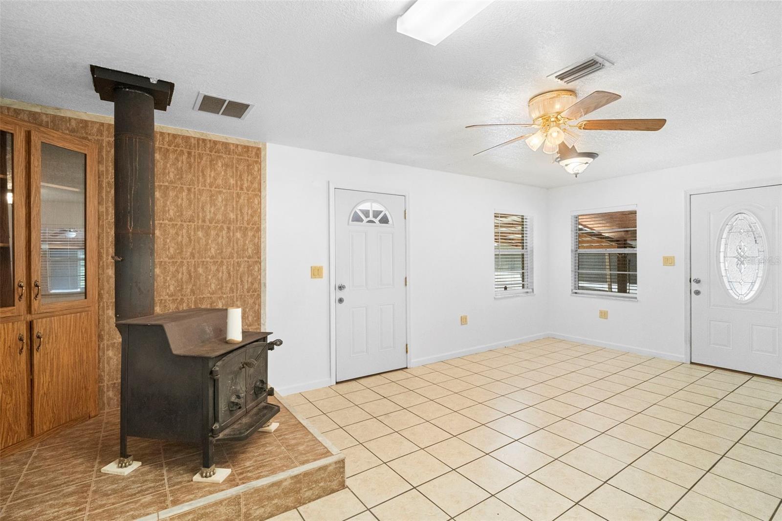 Image 5 of 56 For 753 Glenwood Rd