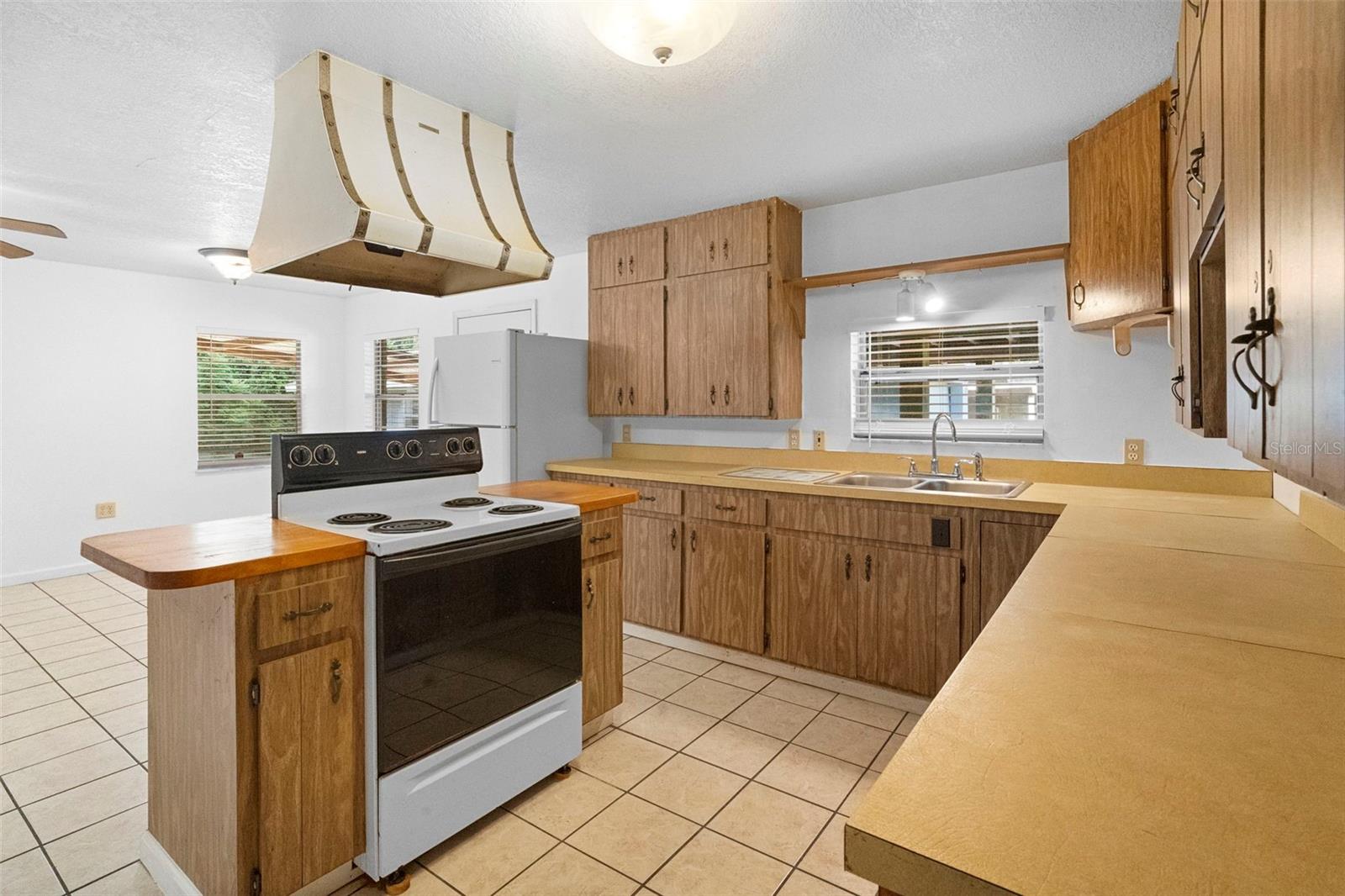 Image 9 of 56 For 753 Glenwood Rd