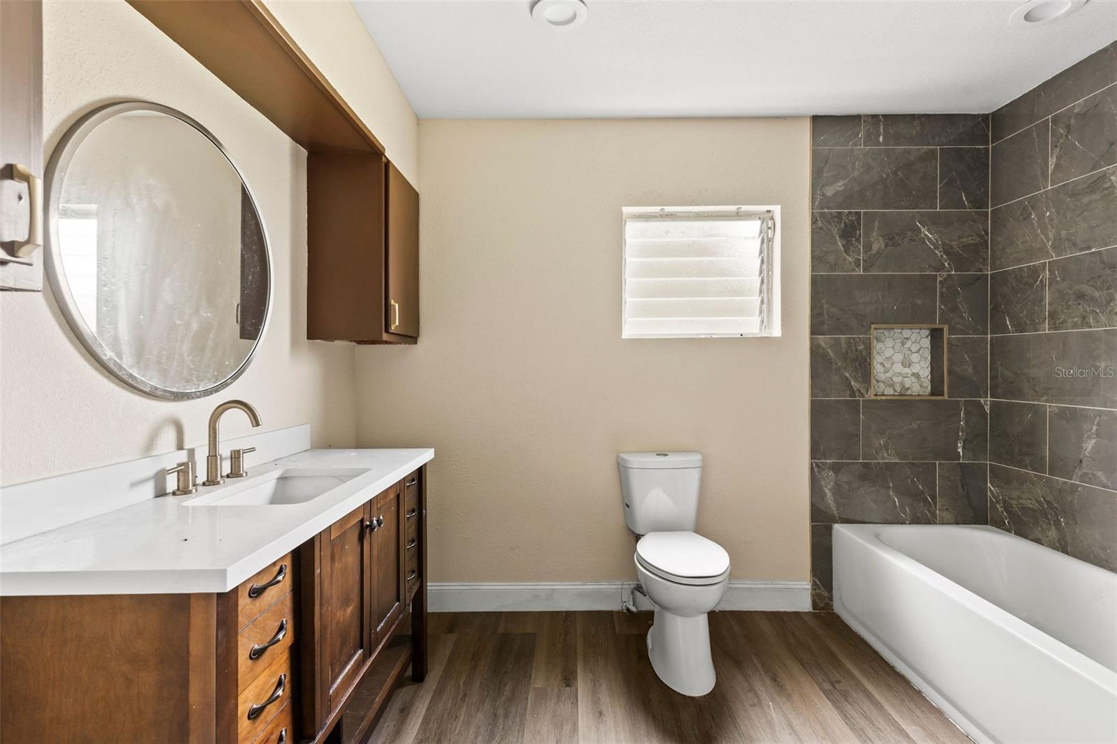 Image 16 of 42 For 660 6th Street