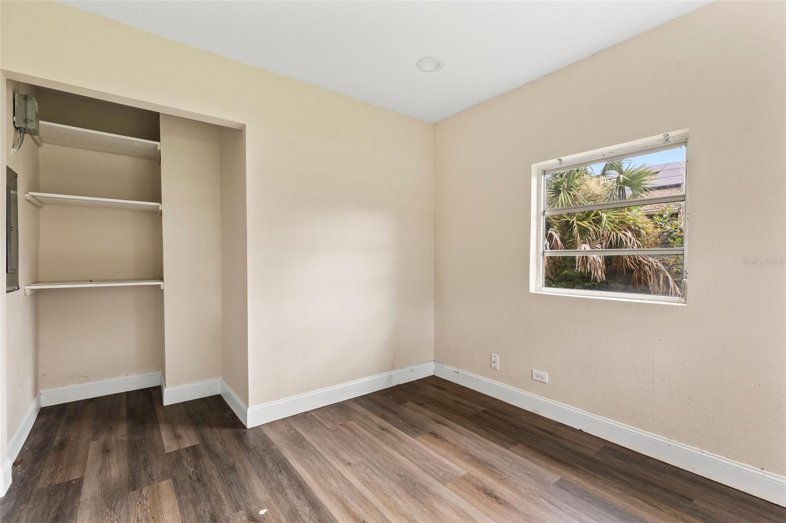 Image 21 of 42 For 660 6th Street