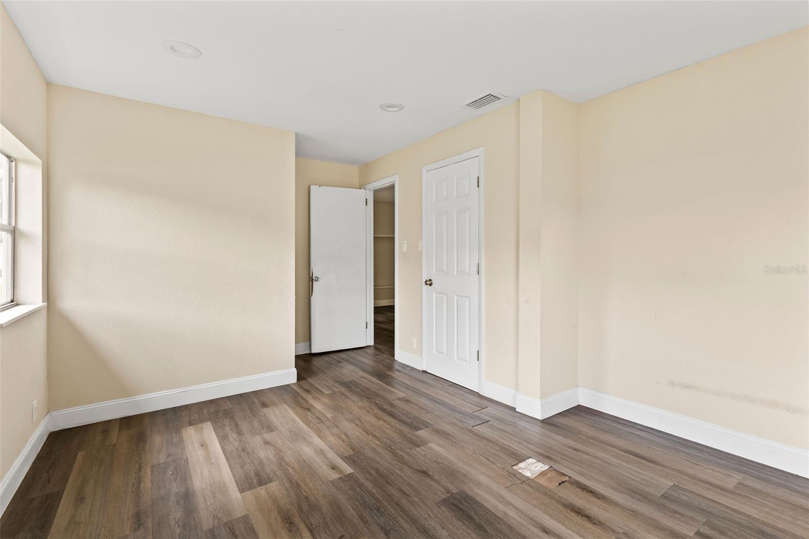 Image 23 of 42 For 660 6th Street