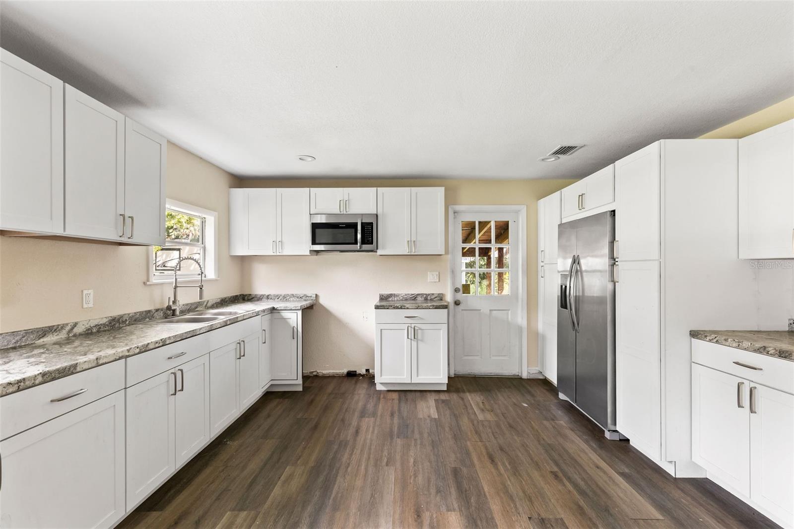 Image 8 of 42 For 660 6th Street