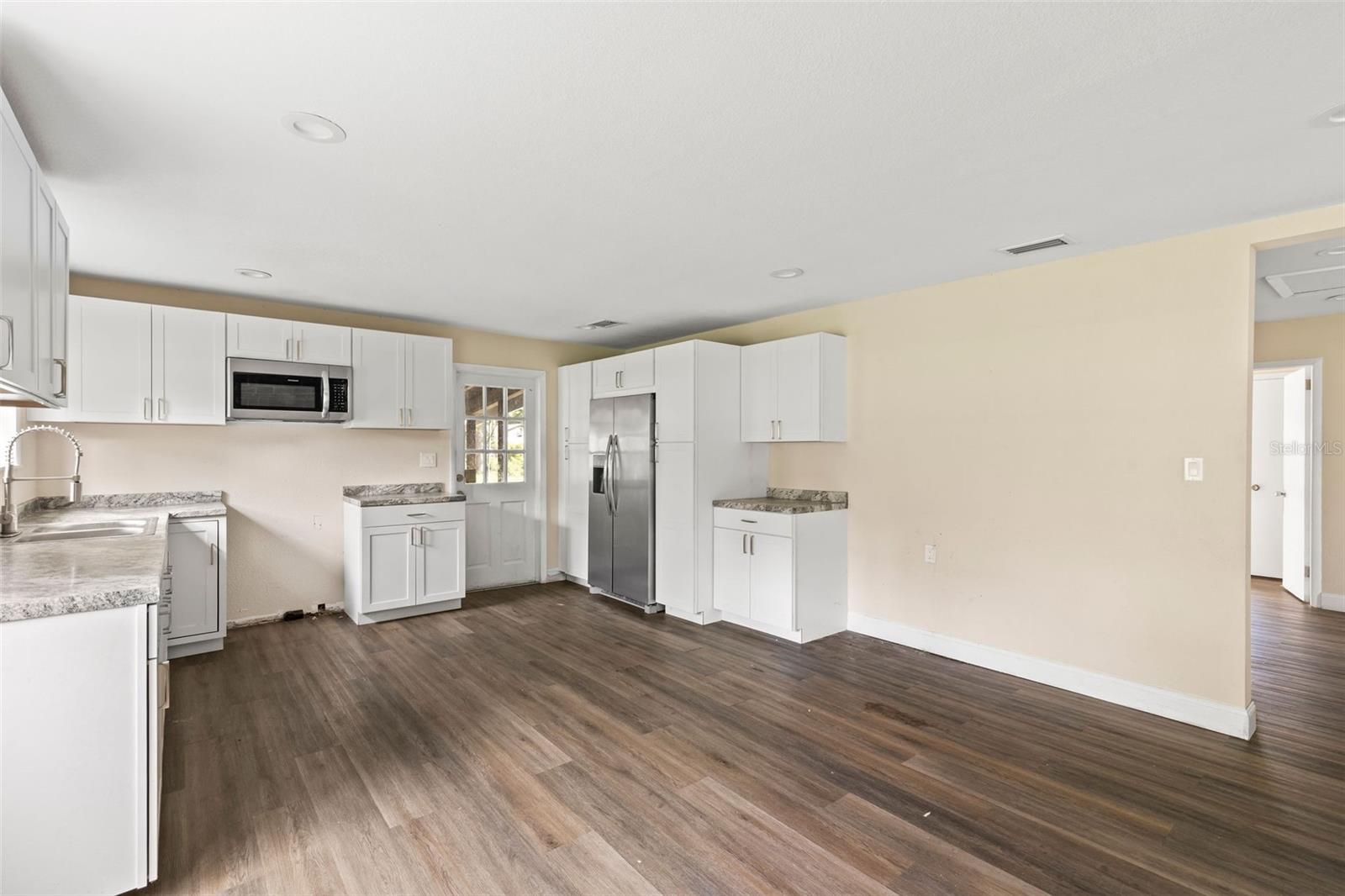 Image 9 of 42 For 660 6th Street