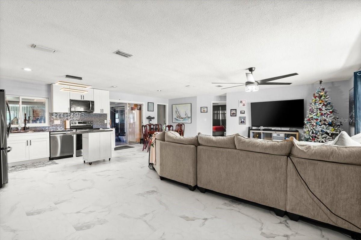 Image 3 of 41 For 1436 Mardrake Road