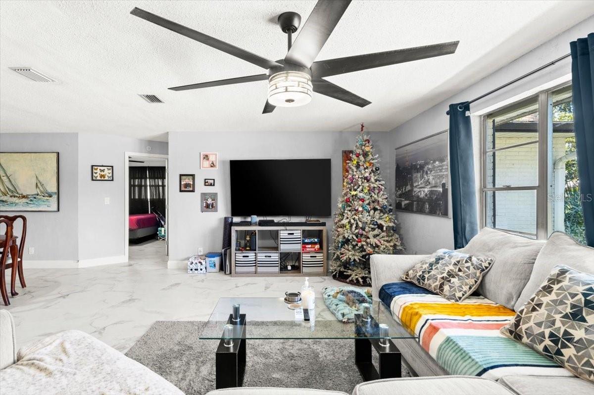 Image 4 of 41 For 1436 Mardrake Road