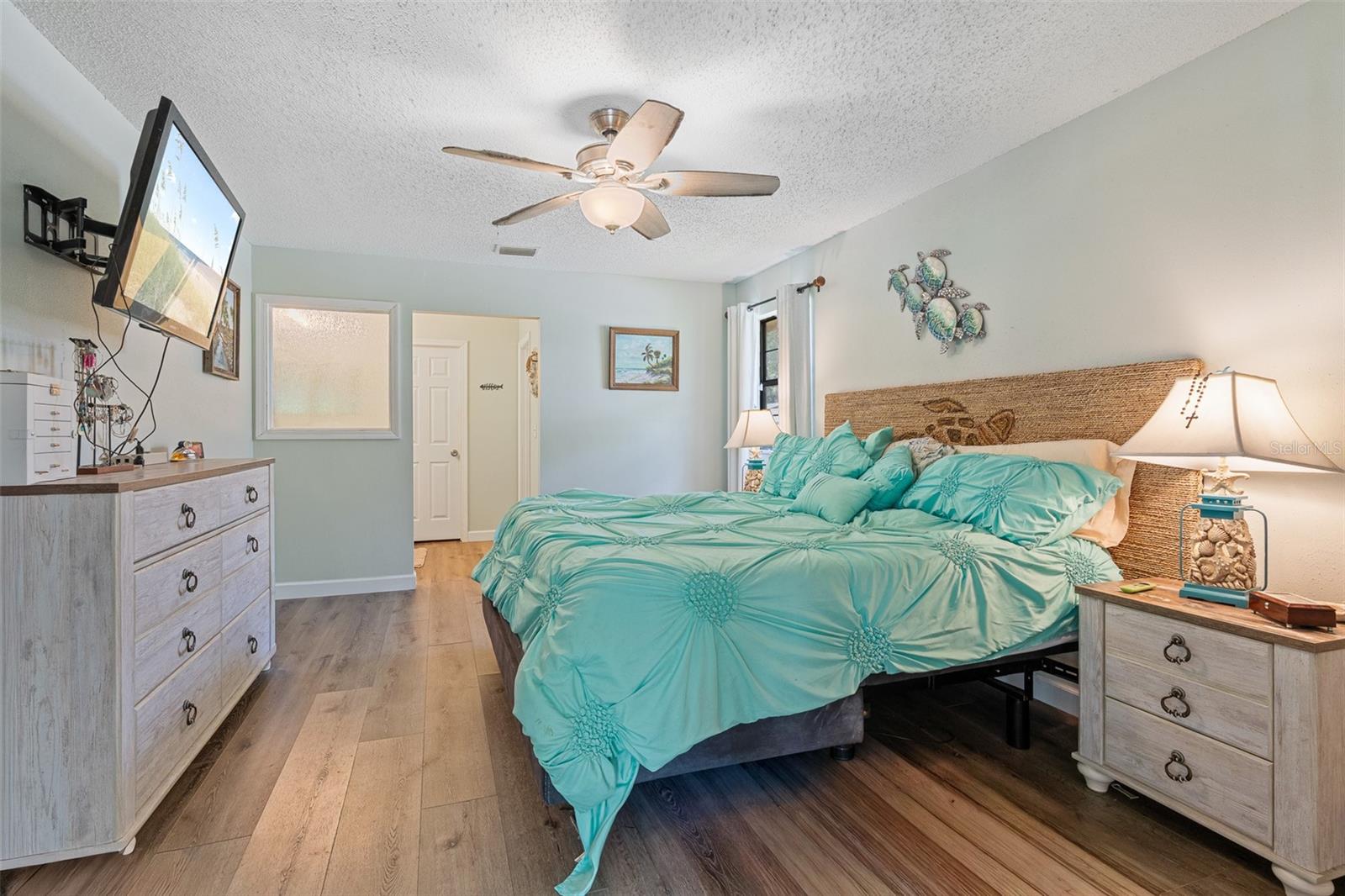 Image 15 of 32 For 1219 Wayne Avenue