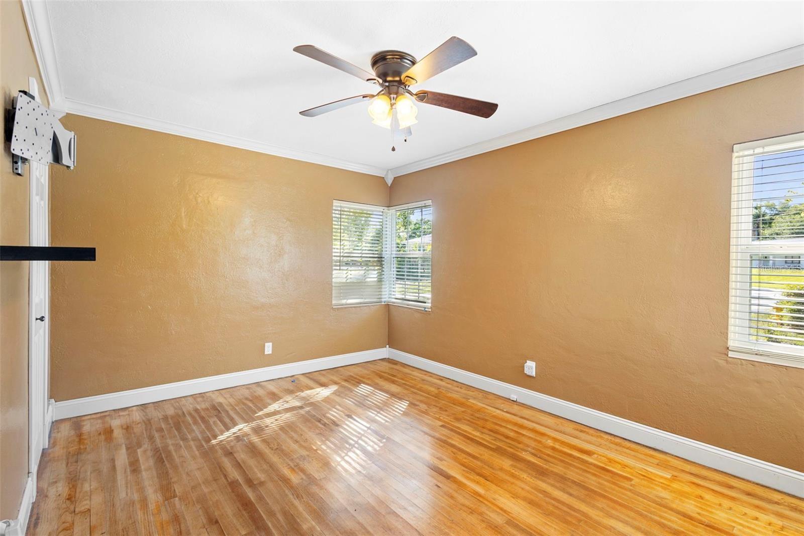Image 13 of 40 For 611 Garfield Avenue
