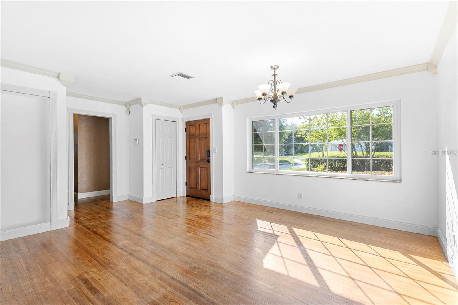 Image 7 of 40 For 611 Garfield Avenue