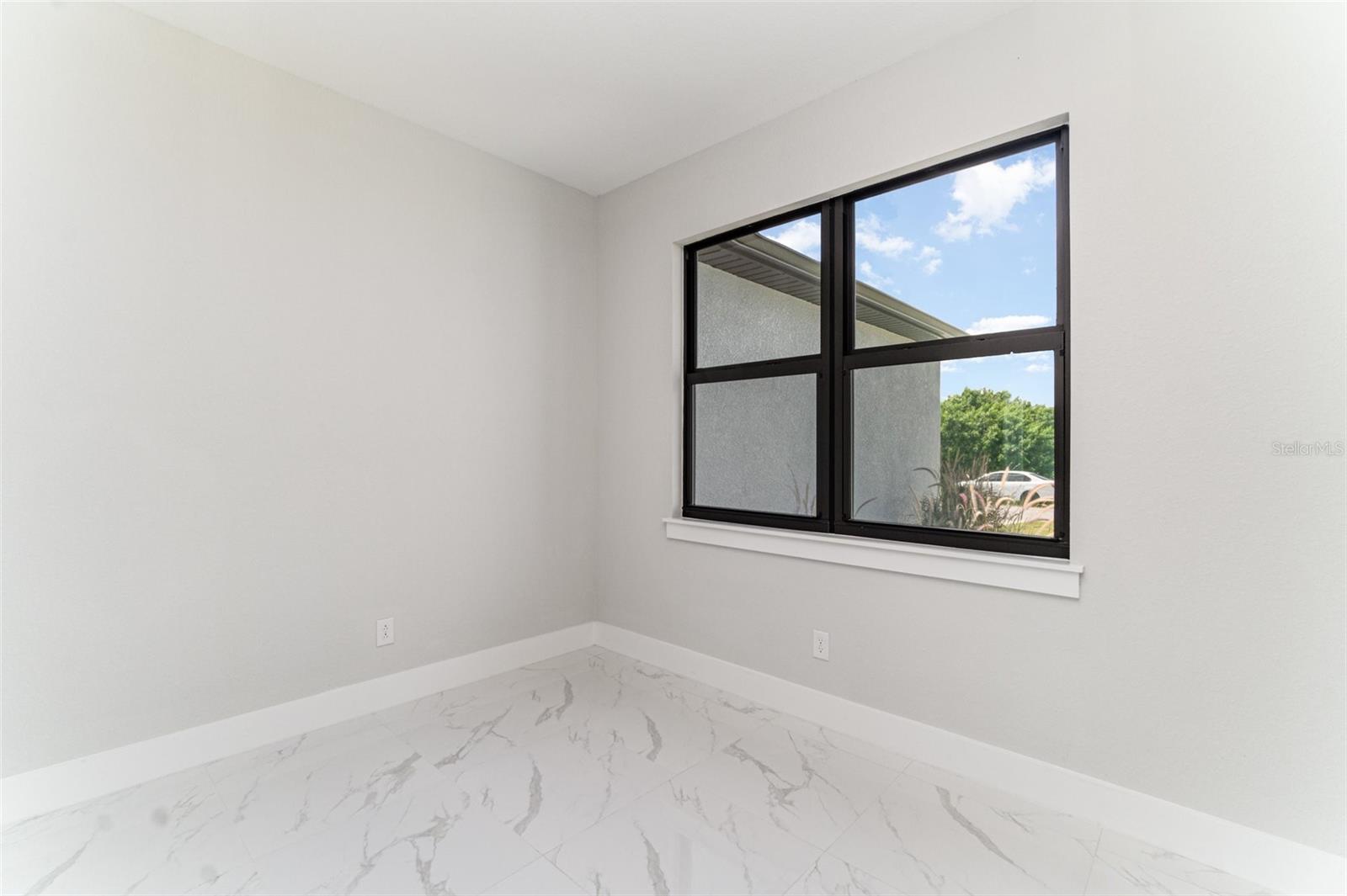 Image 10 of 36 For 3717 4th Street Sw