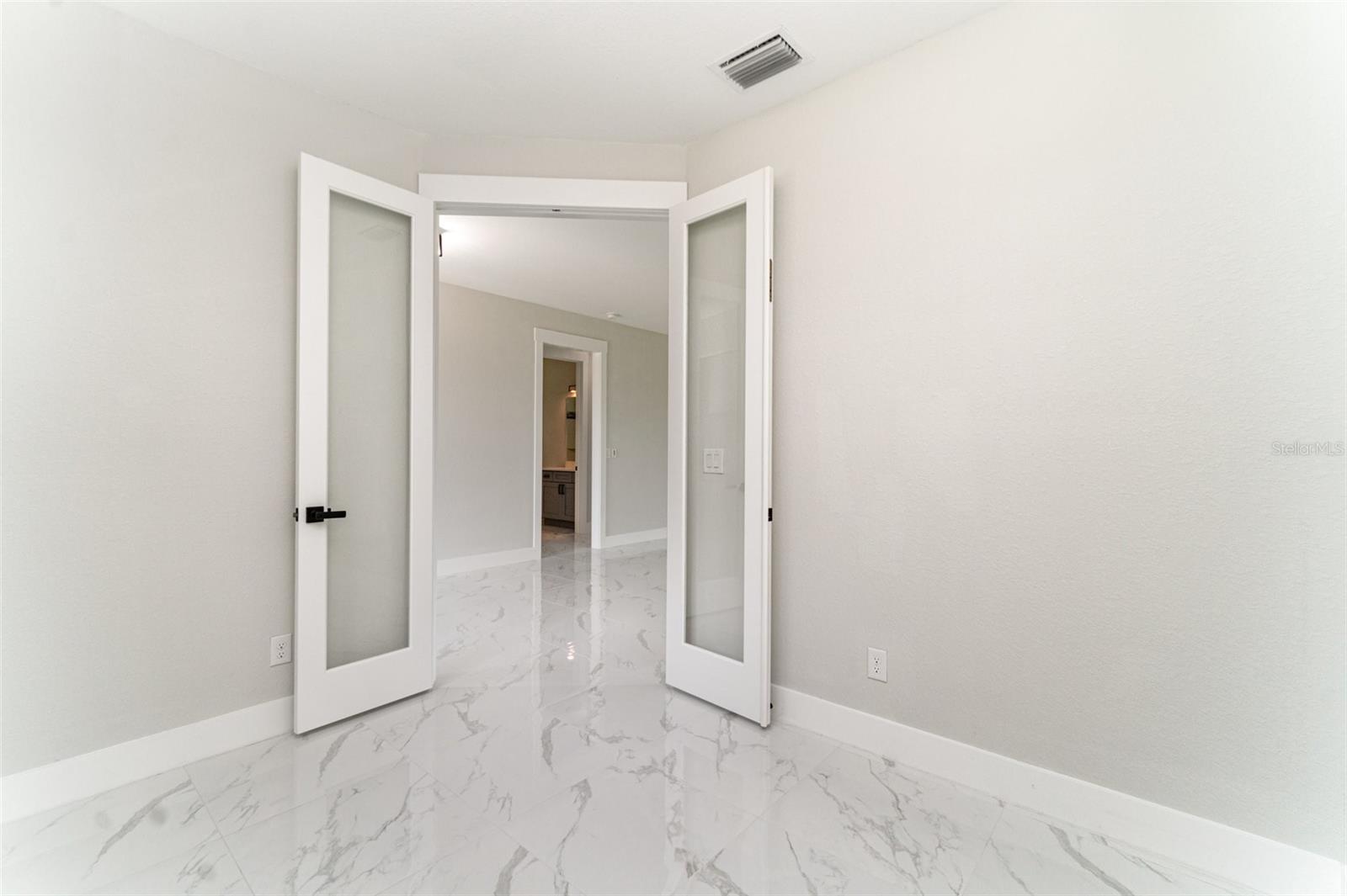 Image 12 of 36 For 3717 4th Street Sw