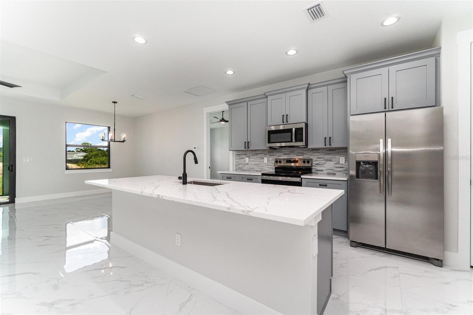 Image 13 of 36 For 3717 4th Street Sw
