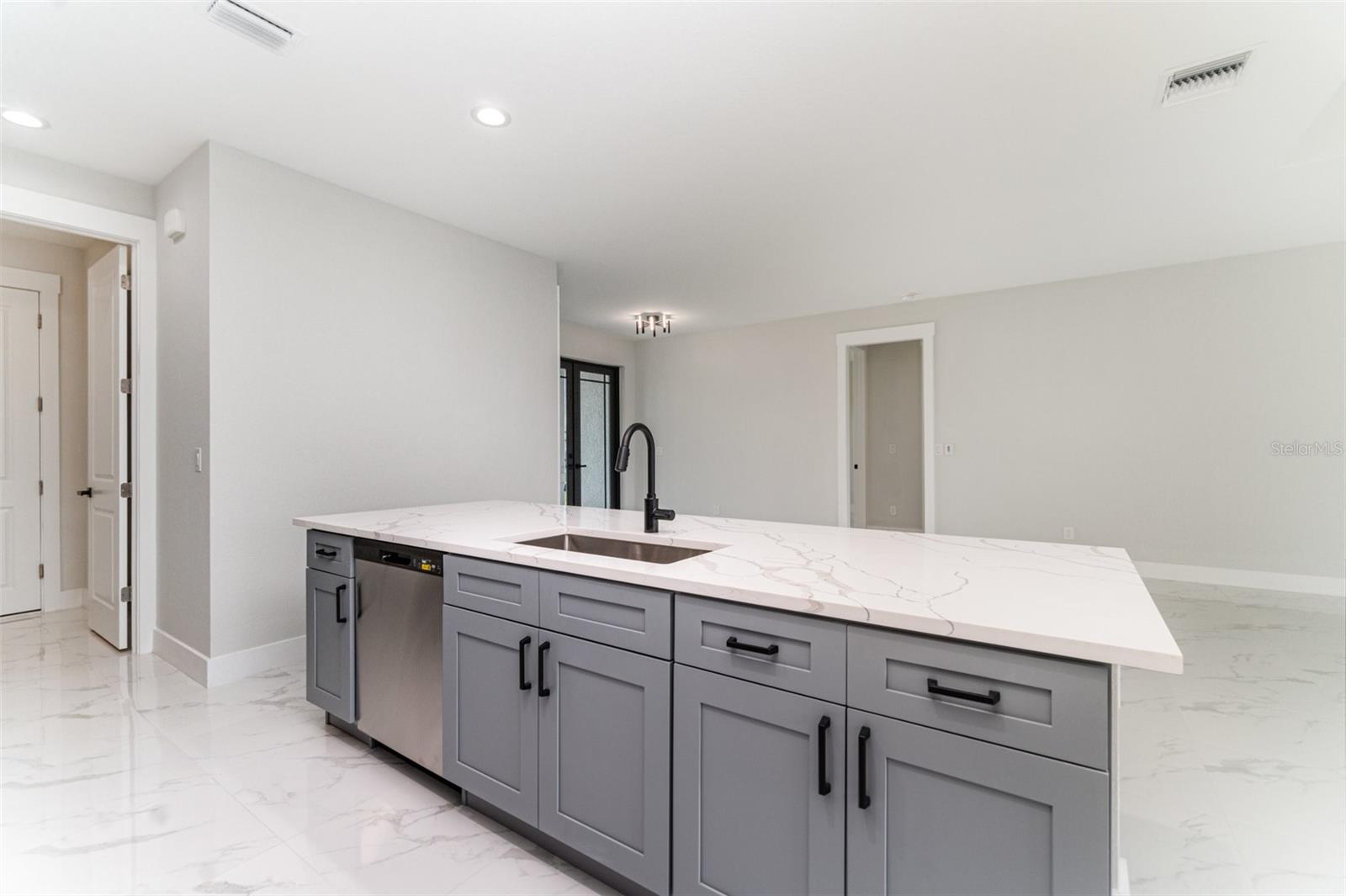 Image 15 of 36 For 3717 4th Street Sw