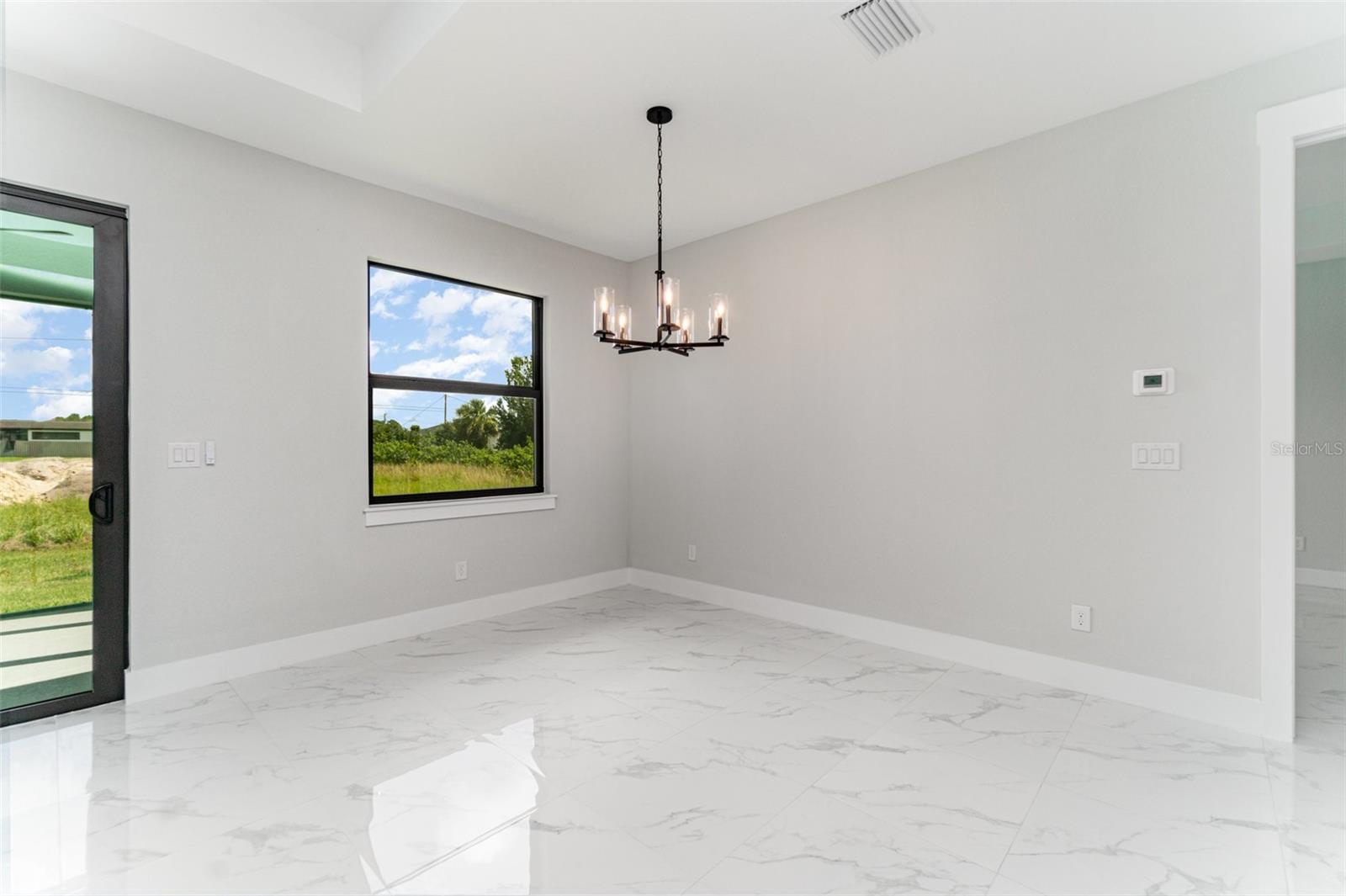 Image 8 of 36 For 3717 4th Street Sw