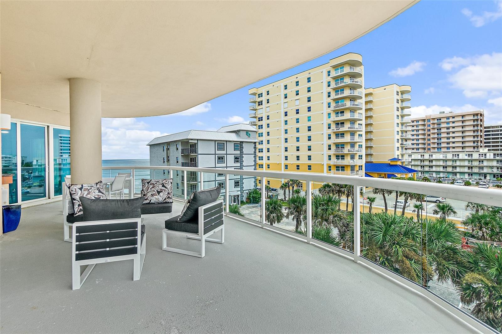 Image 17 of 61 For 3703 Atlantic Avenue 401