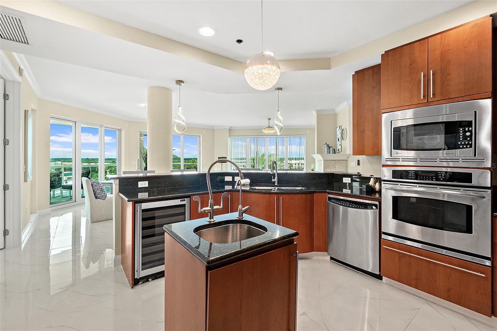 Image 28 of 61 For 3703 Atlantic Avenue 401