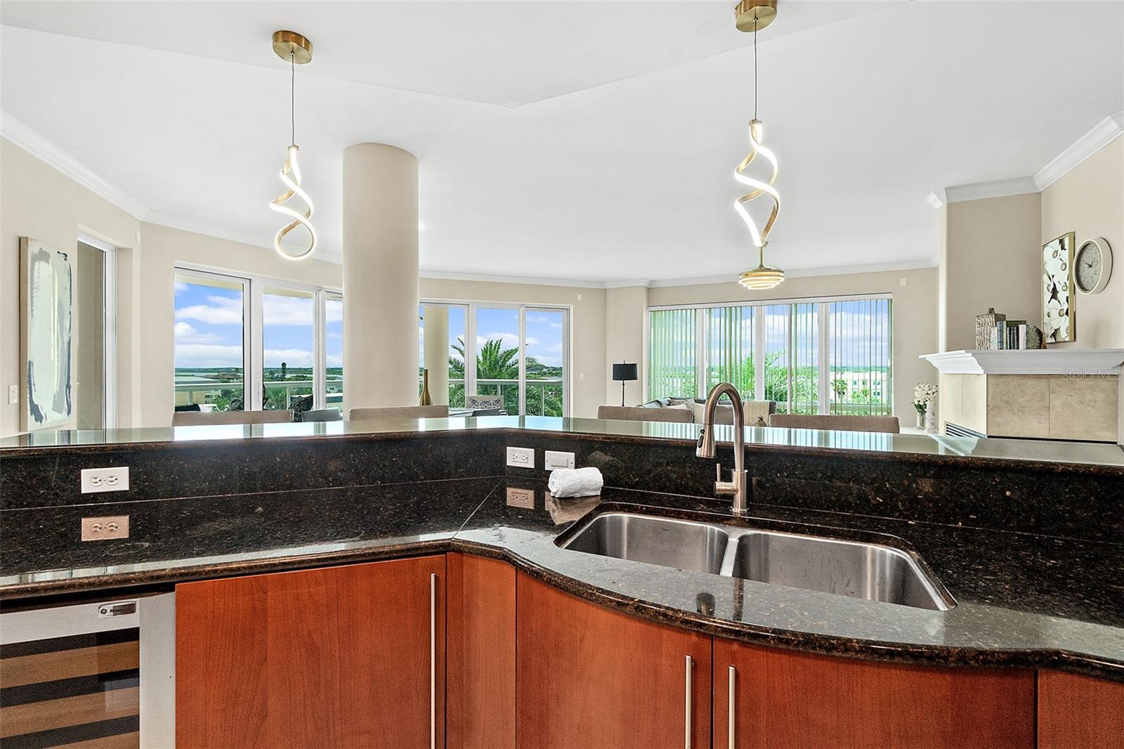 Image 31 of 61 For 3703 Atlantic Avenue 401